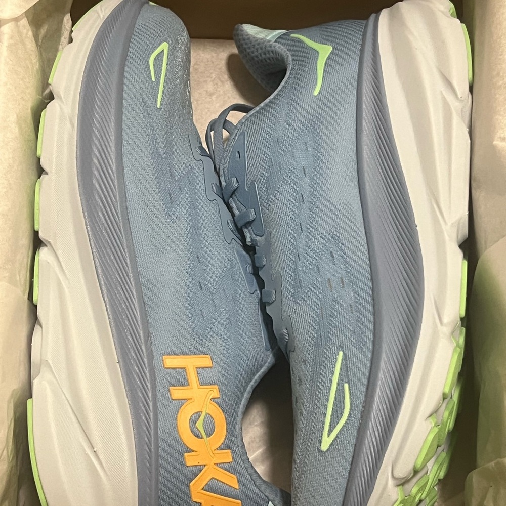 Hoka Men’s Clifton 9